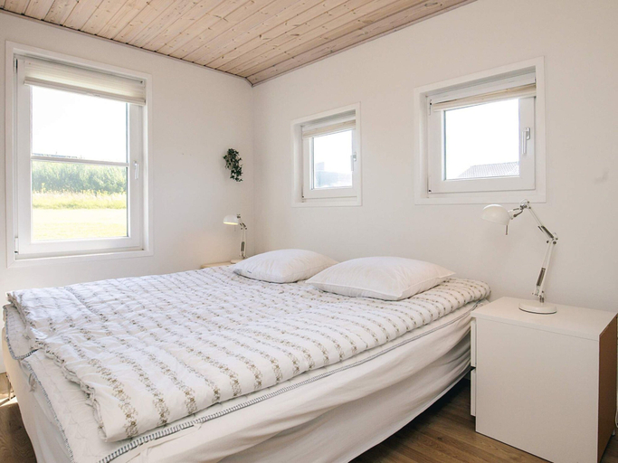 Bedroom 2, 5 Star Holiday Home in Lokken, Hjørring