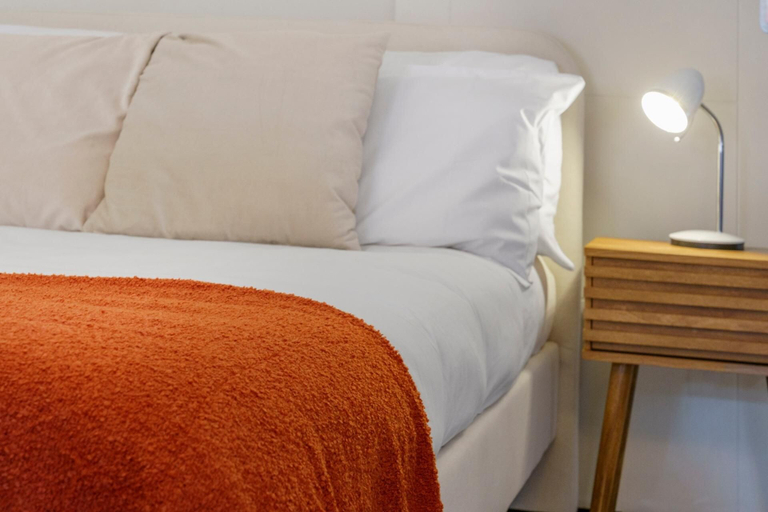 Others 3, Studio Sleeps 2 With Parking, Belfast