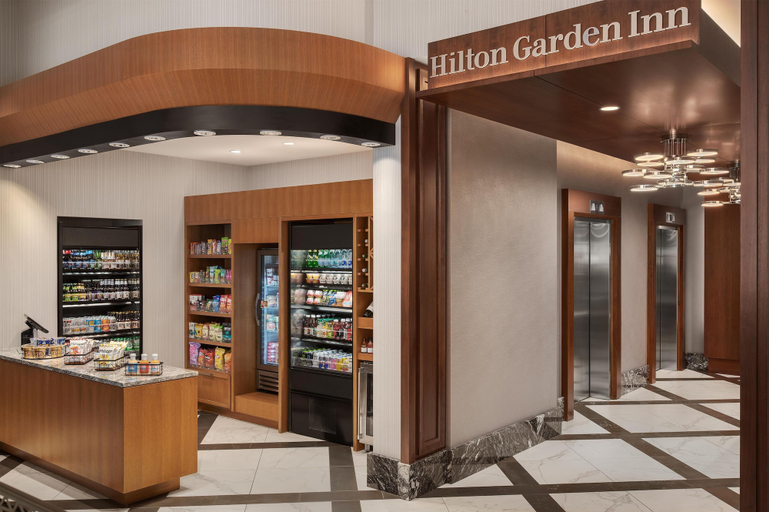 Food & Drinks 5, Hilton Garden Inn Chicago McCormick Place, Cook