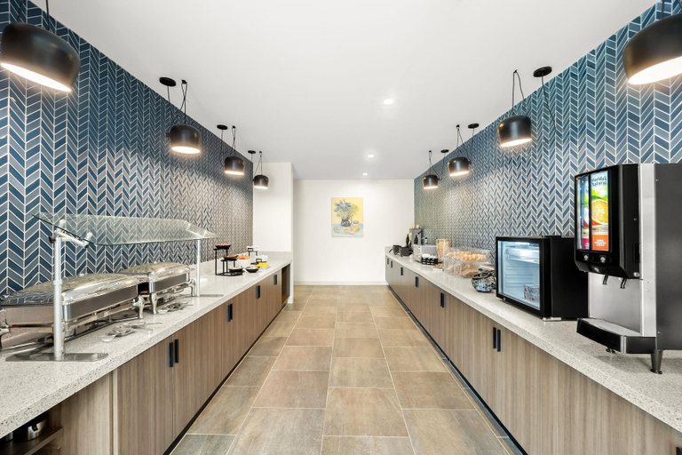 Food & Drinks 5, Hawthorn Extended Stay by Wyndham Mebane, Alamance