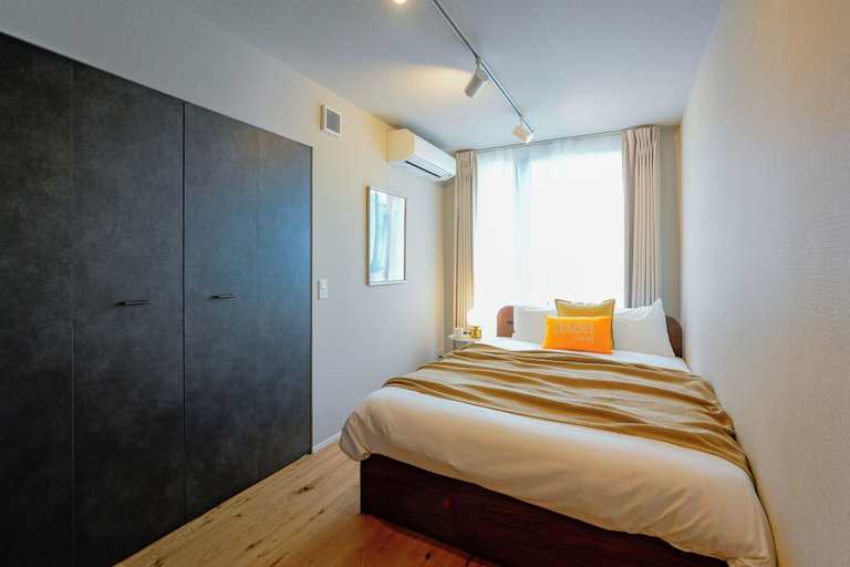 Others 5, Dash Living Nezu, Bunkyō