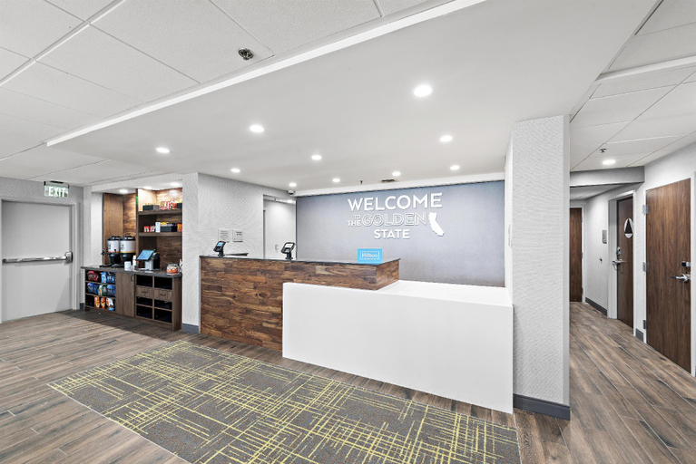 Public Area 2, Hampton Inn by Hilton Los Angeles Airport LAX, Los Angeles