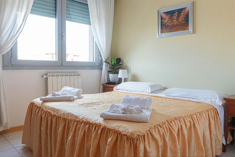 Bedroom 2, Two-room apartment for 3 people with kitchen and private bathroom, Arezzo