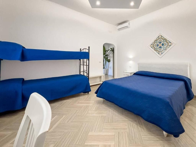 Bedroom 4, Divina Costiera, Napoli