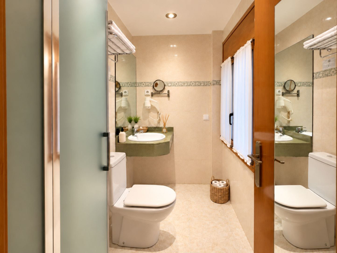 Bathroom 4, Hotel Bruxelles