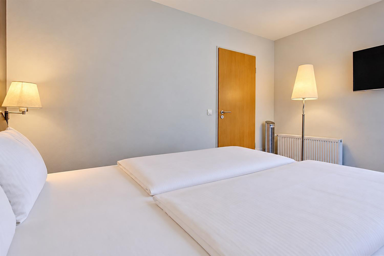 Bedroom 4, Seminaris Sunday See Hotel Potsdam, Potsdam
