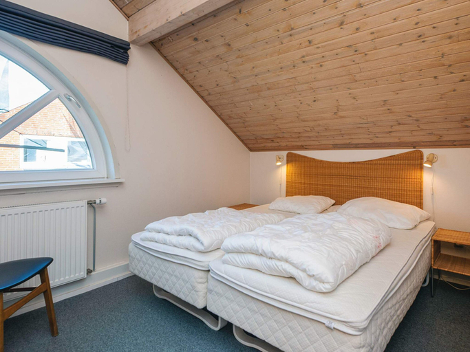 Bedroom 2, 6 Person Holiday Home in Romo, Tønder