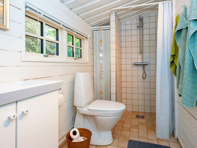 Bathroom 5, 5 Person Holiday Home in Ulfborg, Holstebro