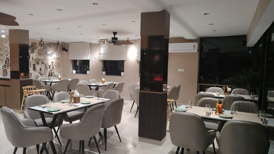Food & Drinks 5, The Whispering Winds Resort, Kangra