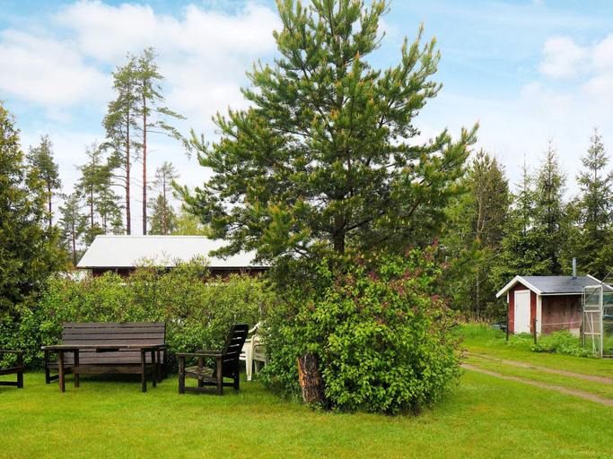 Others 5, 7 Person Holiday Home in Hova, Gullspång