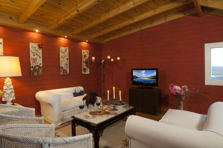 Public Area 3, Blanca Patagonia Boutique Inn and Cabins, Lago Argentino