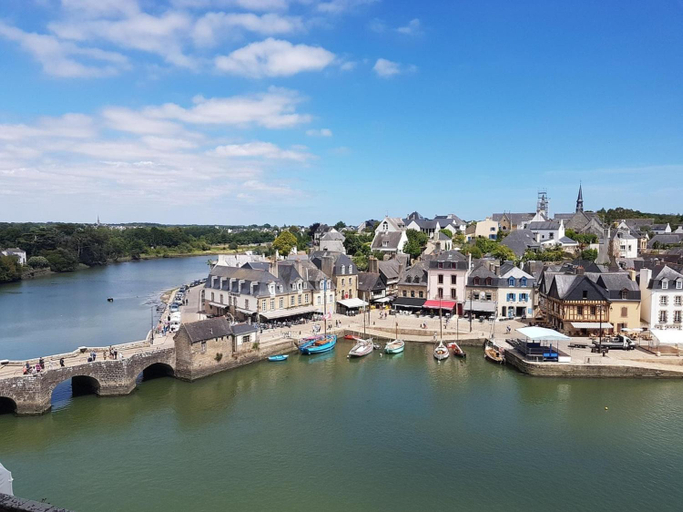 Others 5, Lakeview Cottage with a Private Terrace, Morbihan