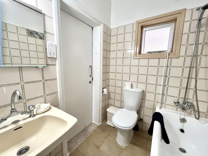 Bathroom 3, 98 AN - Stay Heaven Apartment