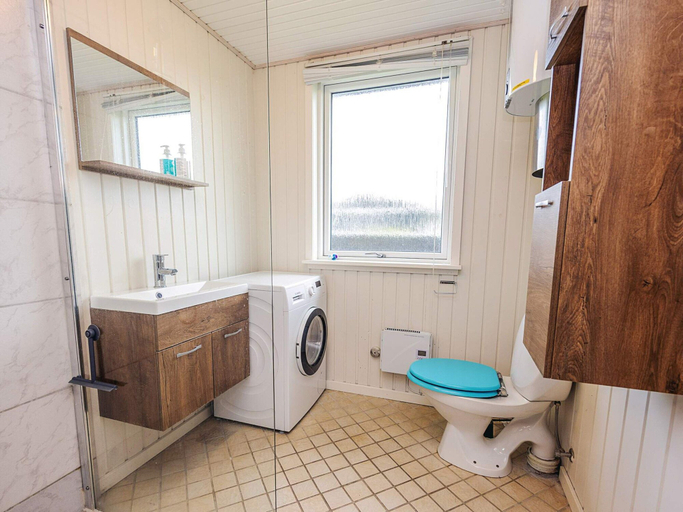 Bathroom 3, 6 Person Holiday Home in Lokken, Jammerbugt