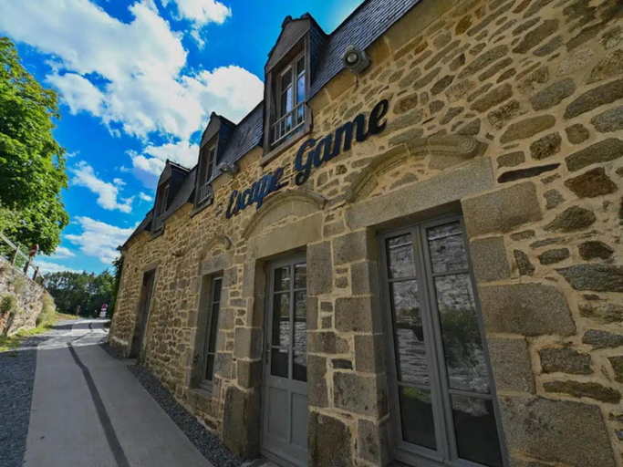 Others 4, Lakeview Cottage with a Private Terrace, Morbihan