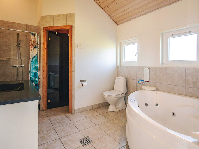 Bathroom 5, 5 Star Holiday Home in Lokken, Hjørring
