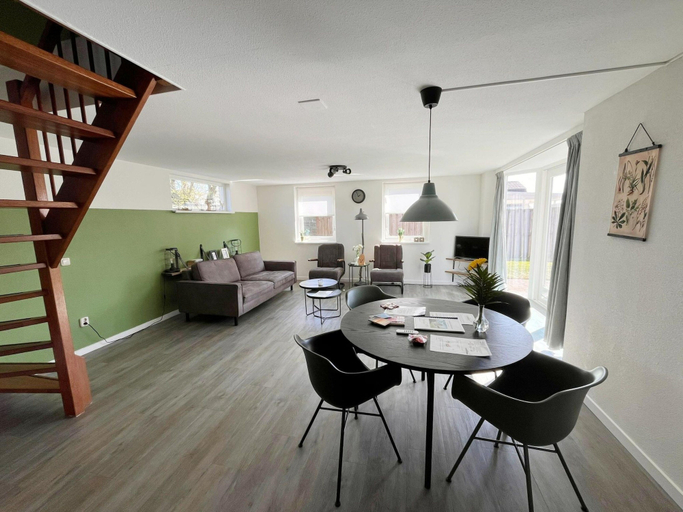 Others 4, Charming Beachside Base in Noordwijk, Noordwijk