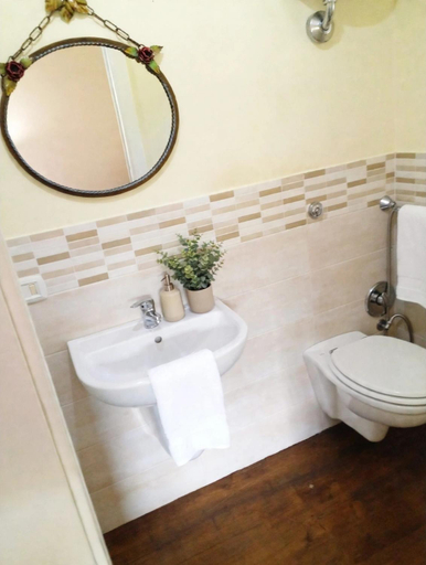 Bathroom 5, Casale Santilli, Isernia