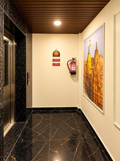 Public Area 3, Laxmi Vilas, Varanasi