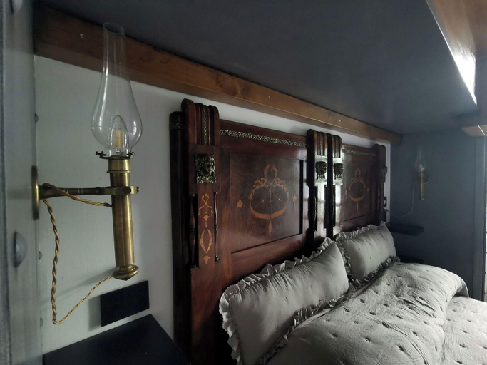 Bedroom 4, The Kraken Inn, Bergamo