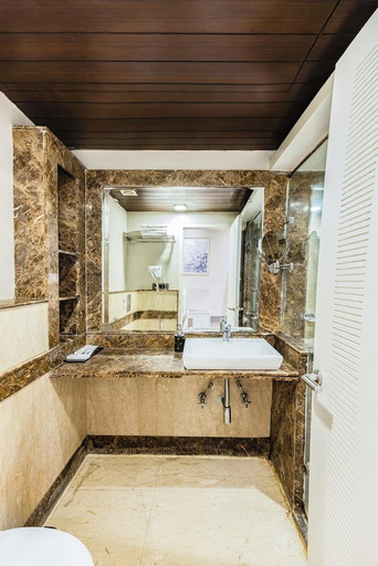 Bathroom 4, Skon Boutique by Orion Hotels, Delhi