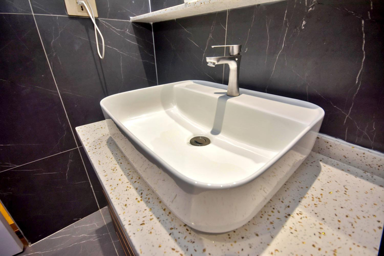 Bathroom, Royal Park Resort Hotel, Malay