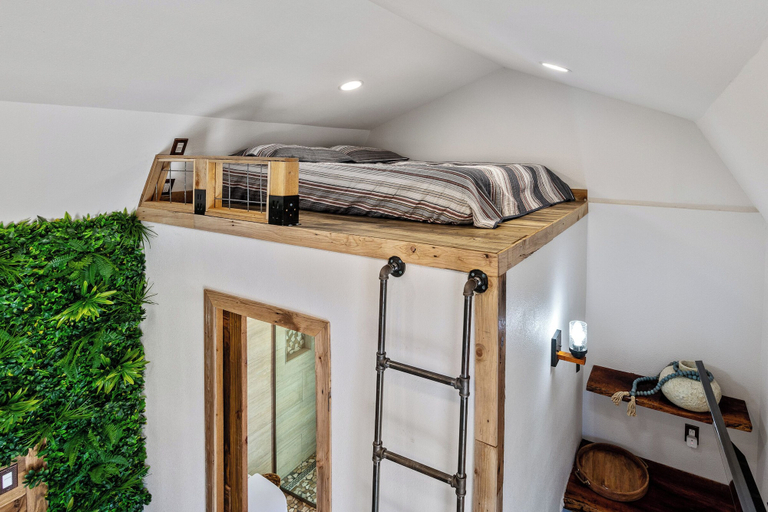 Others 2, Privacy Romantic Lux Sauna Hot&Cold Pool, Hays
