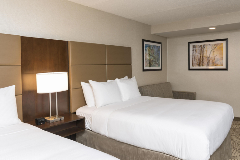 Bedroom 3, Doubletree by Hilton Pleasant Prairie Kenosha, Kenosha