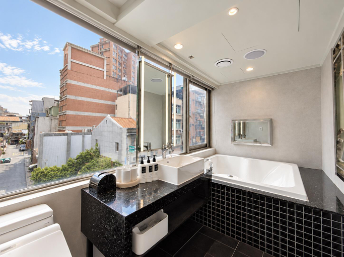 Bathroom 5, V one vogue Hotel, Taipei City