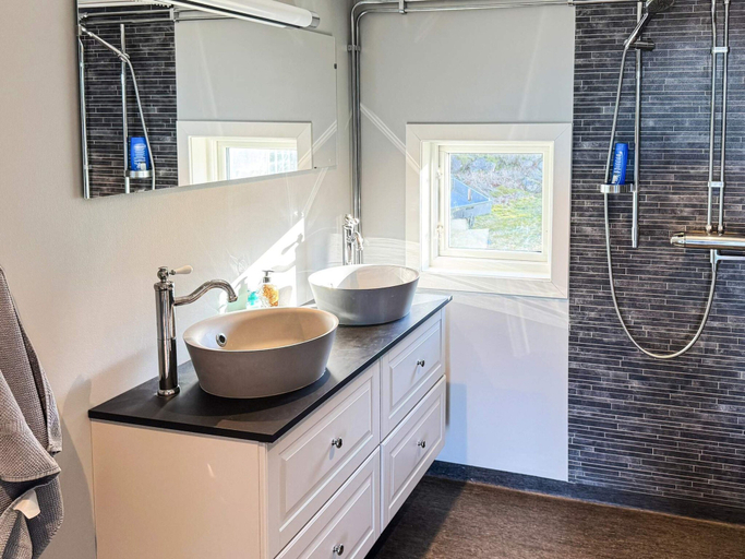 Others 5, 5 Star Holiday Home in Marstrand, Kungälv
