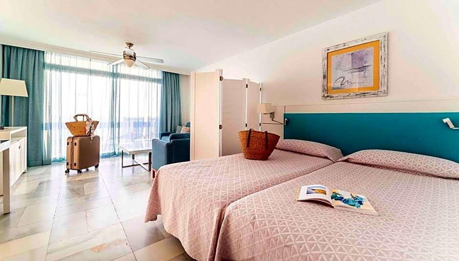 Bedroom, Palm Beach Club Apartment, Santa Cruz de Tenerife