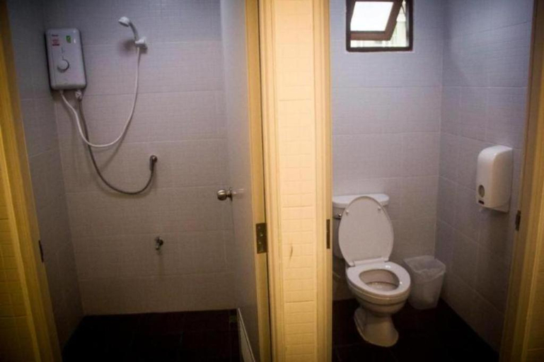 Bathroom 4, Box Hostel N Cafe, Muang Chiang Mai