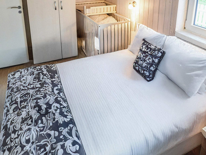 Others 5, 4 Star Holiday Home in Friedrichskoog, Dithmarschen