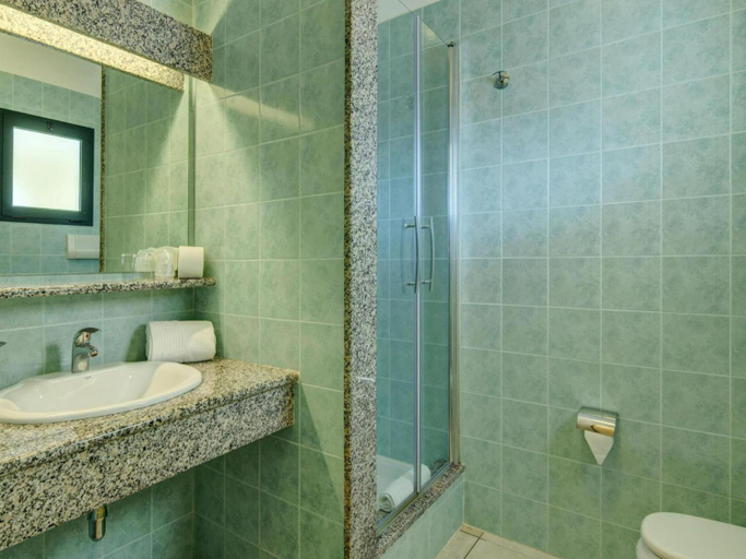 Bathroom 3, Apartment in Sos Alinos near Cala Liberotto, Nuoro
