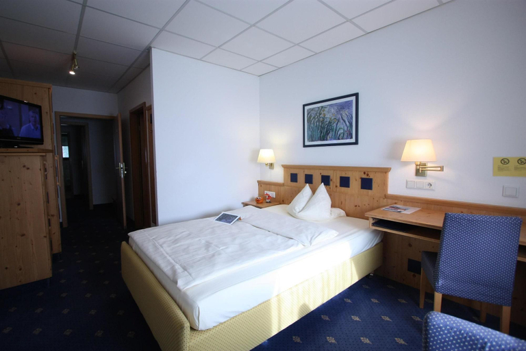 Bedroom 3, Hotel Zum Lowen, Groß-Gerau