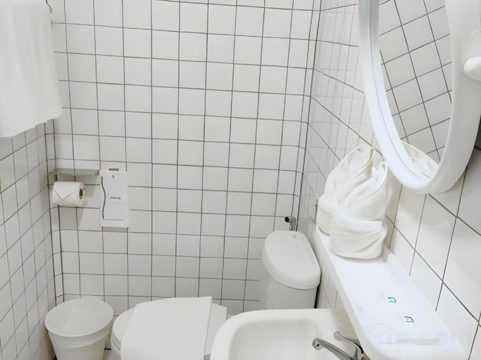 Bathroom 4, Tukteaw Hostel, Muang Khon Kaen