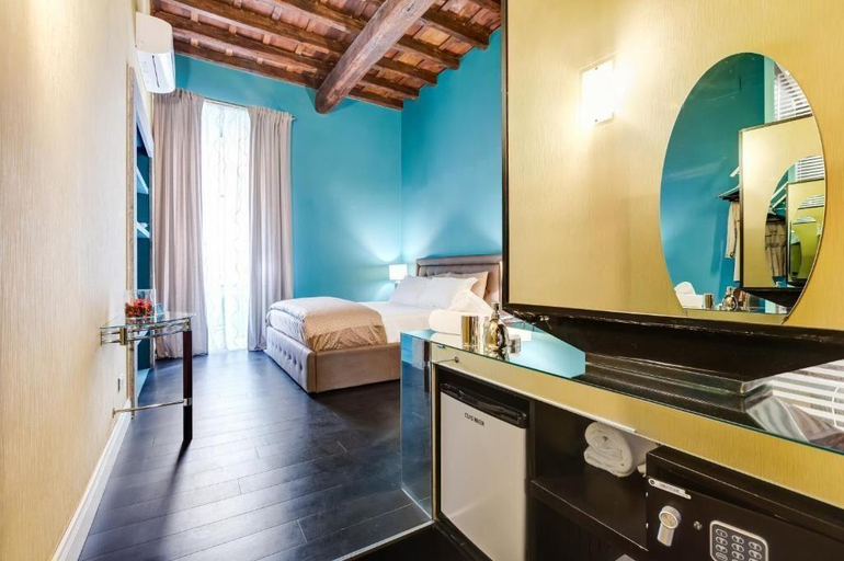 Bathroom 2, The French suites by oneup Hospitality, Rome