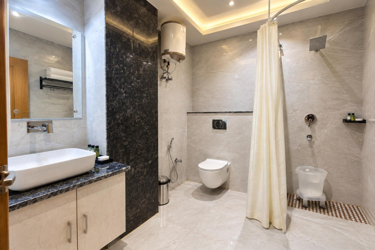 Bathroom 5, Hotel GSM, Mathura