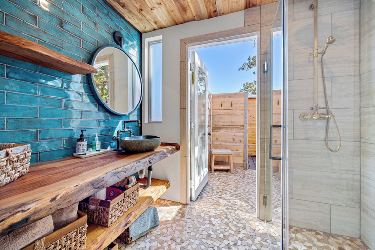 Others 5, Romantic LuxuryStay-Sauna-Pool-Amenities, Hays