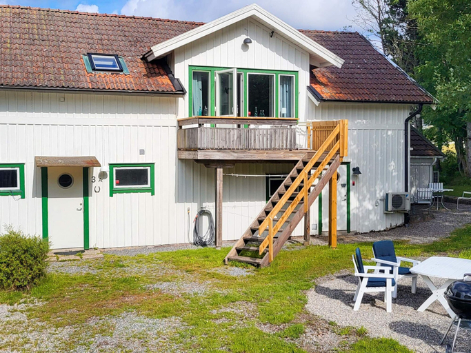Others 4, 4 Star Holiday Home in Hunnebostrand, Tanum