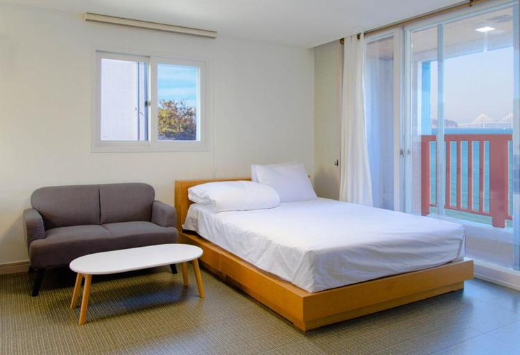 Bedroom, Geojae Beach Blue Aegyeon Pension, Geoje