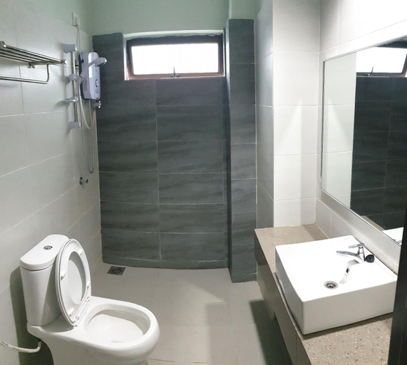 Bathroom, D'Qamar Guesthouse, Kuantan