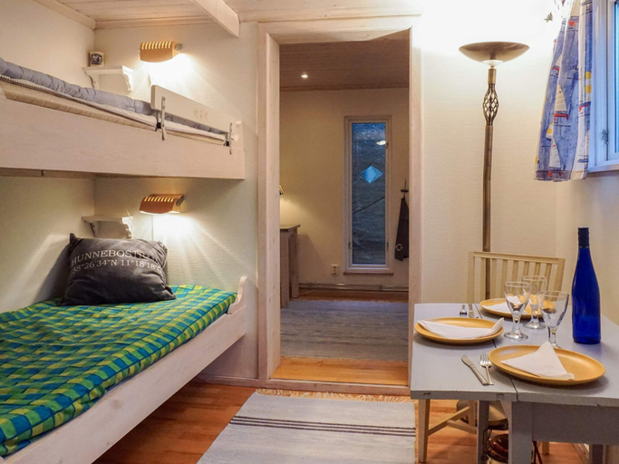 Bedroom 4, 3 Person Holiday Home in Hunnebostrand, Sotenäs