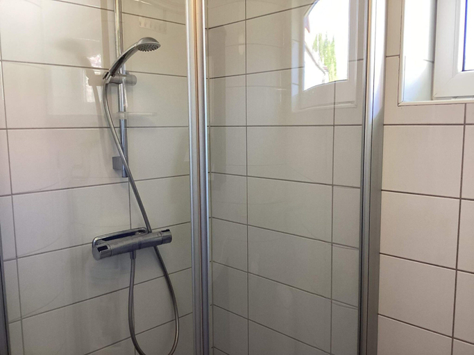 Bathroom 3, 4 Person Holiday Home in Stromstad, Strömstad