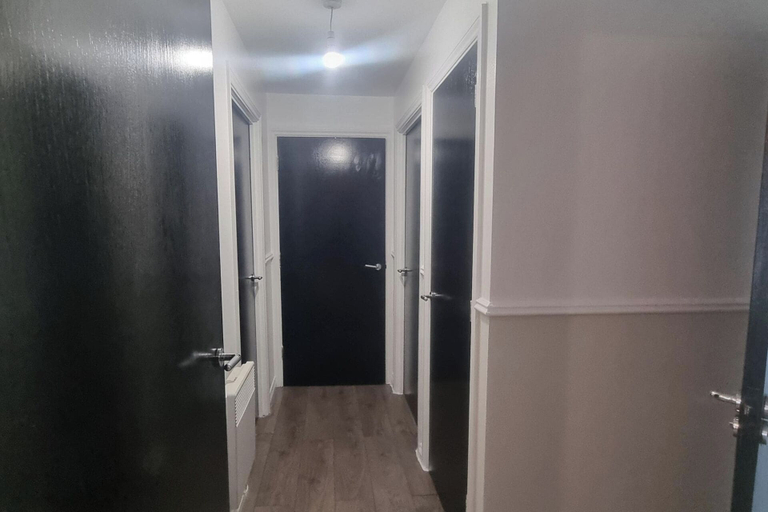 Others 4, East London 2-bed Ap Sleeps 4 Near Hainault Forest, London