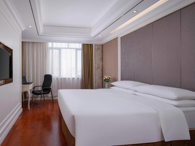 Bedroom 2, Vienna Hotel Guangdong Shantou South Bus Station, Shantou
