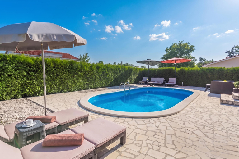 Others 3, Istrian Villa Stella for 8: Pool & Sauna, Labin