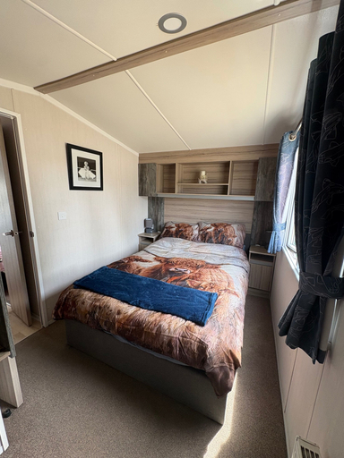Others 2, Billing Aquadrome 2-bed Caravan, Sleeps 6, Parking, Northamptonshire