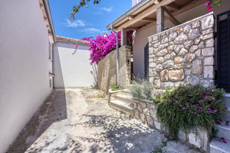 Others 5, Bougainvillea Old Town Apartment /w Terrace - Happy Rentals, Mali Lošinj