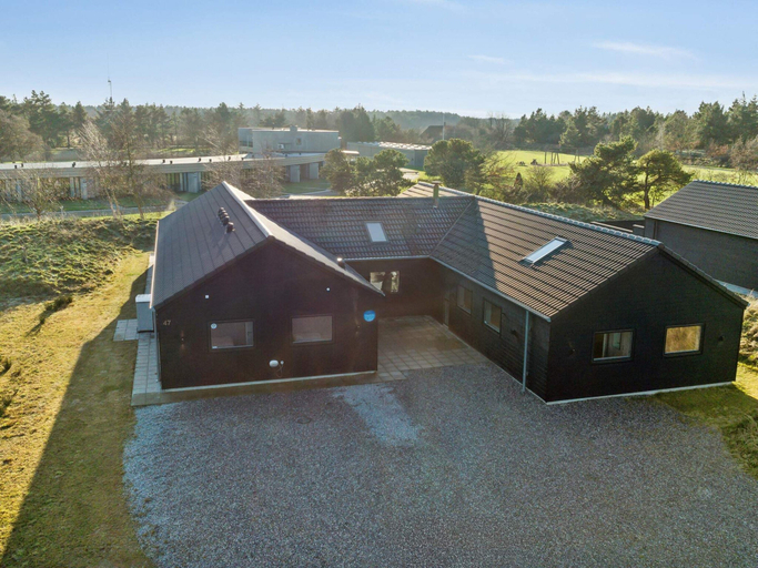 Others 4, 5 Star Holiday Home in Romo, Tønder